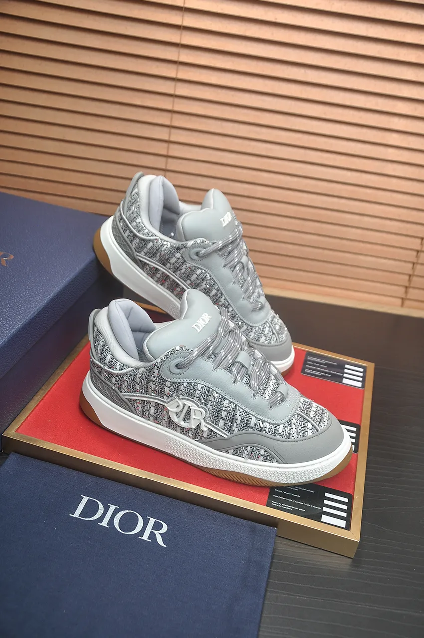 Men's men's shoes 💰: 800💶 (top original order) Brand: Dior (Dior) Standard code: Men's code 39-44 (45 customized) Grade: Same as the official website Material: Top original cowhide stitched together Original wear-resistant and lightweight outsole Style category: Fashionable casual shoes Distinguished luxury brand elements top luxury Color: Actual picture color